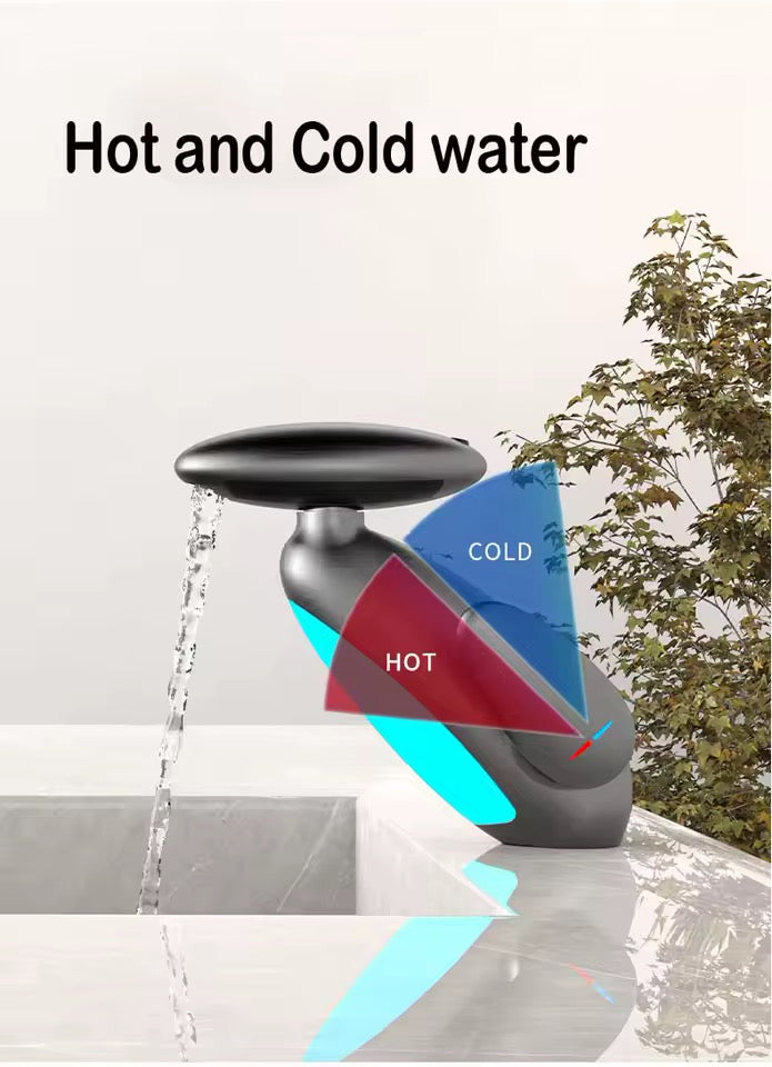 Bathroom Basin Faucet With Led Light Tap Penguin pull-out Basin Deck Mounted Sink Mixers 3 Colors Change Rotate the upper spray